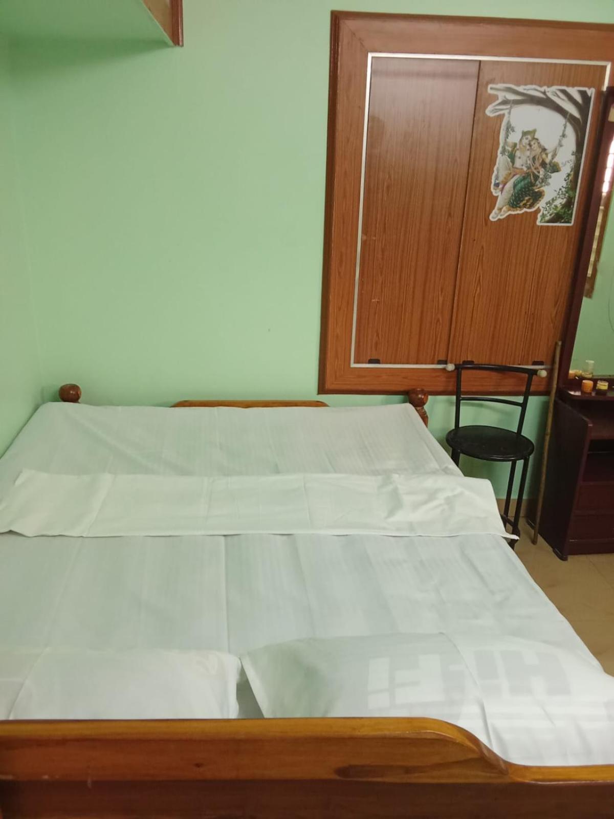 Om Sai Ram Home Stay Тируваннамалай Экстерьер фото